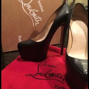 Christian louboutin heels 👠